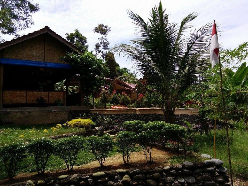 Orchid Bungalow & Restaurant Hotel Timbanglawang Buitenkant foto